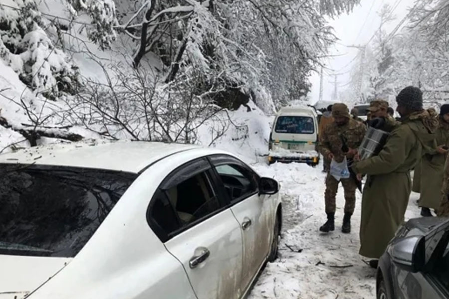 Mueren 21 personas tras tormenta de nieve en Pakistán